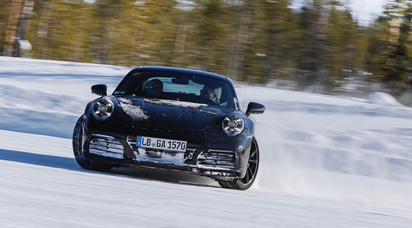 Porsche 911 in development drift in the snow