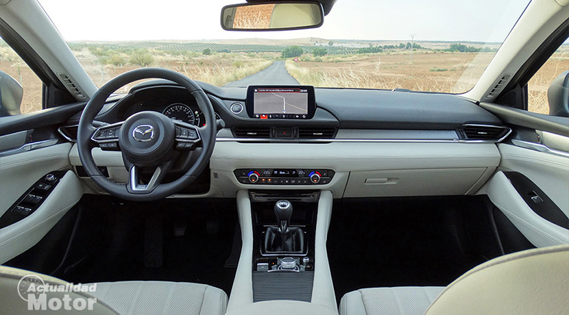  Test Mazda 6 Wagon interior design 
